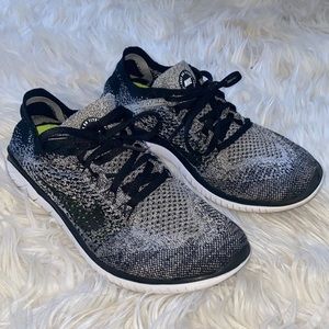 Nike Fly Knit Sneakers 👟